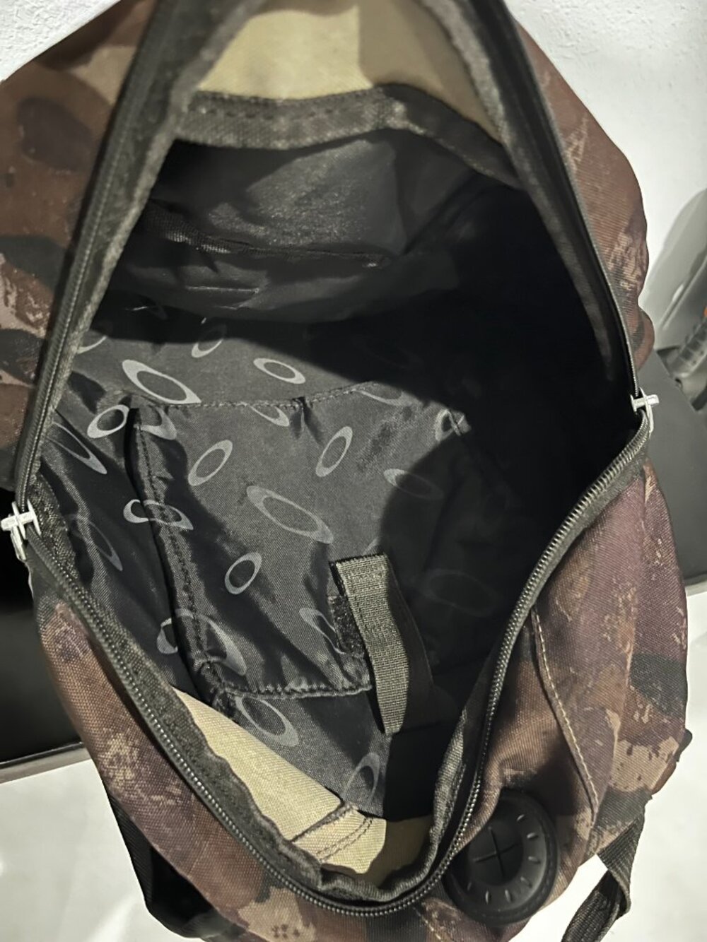 Oakley Tactical Field Gear Backpack Black Camouflage - Picture 3 of 4